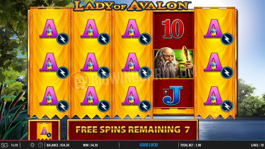 Lady of Avalon Casino Gameplay